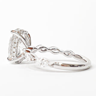 טבעת יהלום עגולה מבריקה 1.00-5.00 קראט – יהלום מעבדה – זהב צהוב 14 או 18 קראט - 18 אבני צד