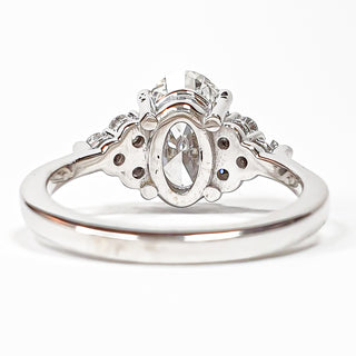 Oval Brilliant Ring – Lab Grown Diamond – 14K/18K White Gold – 6 Side Stones