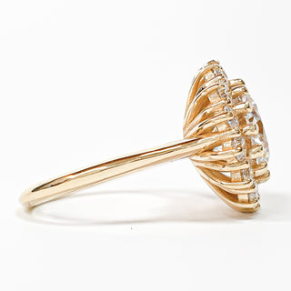 Round Brilliant Diana Ring – Lab Grown Diamond – 14K/18K Yellow Gold – 14 Side Stones