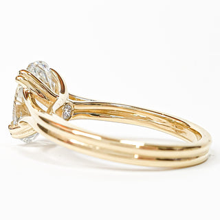 Oval Brilliant Split Band Solitaire Ring – Lab Grown Diamond – 14K/18K Yellow Gold - 1 Side StoneSplit Band