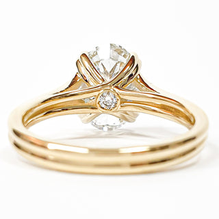 Oval Brilliant Split Band Solitaire Ring – Lab Grown Diamond – 14K/18K Yellow Gold - 1 Side StoneSplit Band