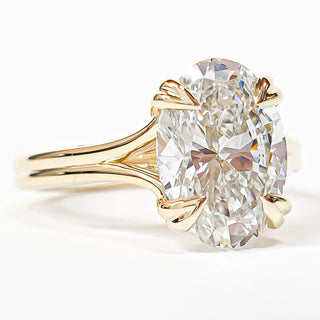 Oval Brilliant Split Band Solitaire Ring – Lab Grown Diamond – 14K/18K Yellow Gold - 1 Side StoneSplit Band