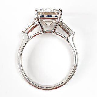 Emerald Cut with 2 Tapers Ring – Lab-Grown Diamond – 14K/18K White Gold – 2 Side Stones