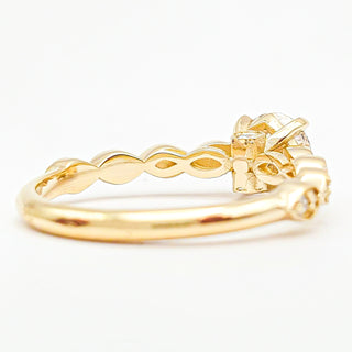 Round Brilliant Pavé Ring – Lab Grown Diamond – 14K/18K Yellow Gold – 18 Side Stones