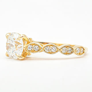 Round Brilliant Pavé Ring – Lab Grown Diamond – 14K/18K Yellow Gold – 18 Side Stones