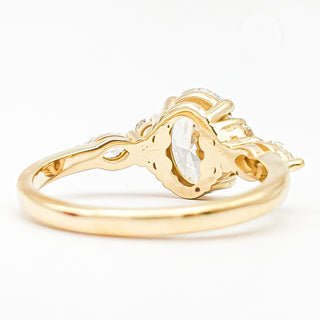 טבעת יהלום עגולה מבריקה 1.00-5.00 קראט – יהלום מעבדה – זהב צהוב 14 או 18 קראט - 18 אבני צד