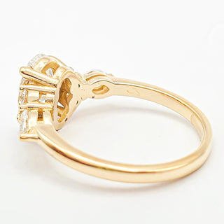 טבעת יהלום עגולה מבריקה 1.00-5.00 קראט – יהלום מעבדה – זהב צהוב 14 או 18 קראט - 18 אבני צד