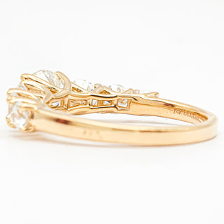 טבעת יהלום עגולה מבריקה 1.00-5.00 קראט – יהלום מעבדה – זהב צהוב 14 או 18 קראט - 18 אבני צד