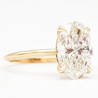 Oval Brilliant Solitaire Ring – Lab Grown Diamond – 14K/18K Yellow Gold