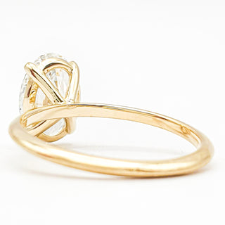 Oval Brilliant Solitaire Ring – Lab Grown Diamond – 14K/18K Yellow Gold