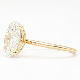 Oval Brilliant Solitaire Ring – Lab Grown Diamond – 14K/18K Yellow Gold