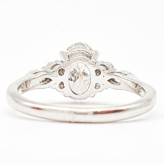 Oval Brilliant with Marquise Band – Lab-Grown Diamond – 14K/18K White Gold – 6 Side Stones