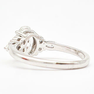 Oval Brilliant with Marquise Band – Lab-Grown Diamond – 14K/18K White Gold – 6 Side Stones