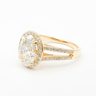 טבעת יהלום עגולה מבריקה 1.00-5.00 קראט – יהלום מעבדה – זהב צהוב 14 או 18 קראט - 18 אבני צד