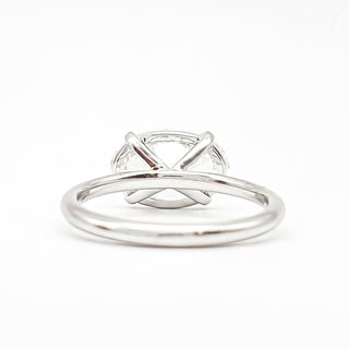 טבעת יהלום אובל סוליטר מבריקה 1.00-5.00 קראט – יהלום מעבדה – זהב לבן 14K/18K