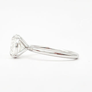 טבעת יהלום אובל סוליטר מבריקה 1.00-5.00 קראט – יהלום מעבדה – זהב לבן 14K/18K