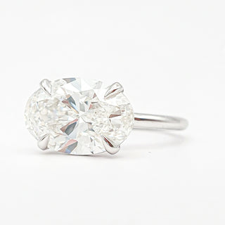 Oval Brilliant Solitaire Ring – Lab Grown Diamond – 14K/18K White Gold