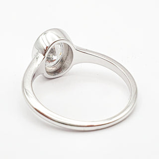 טבעת יהלום אובל סוליטר מבריקה 1.00-5.00 קראט – יהלום מעבדה – זהב לבן 14K/18K