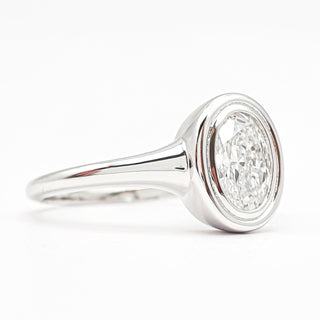 טבעת יהלום אובל סוליטר מבריקה 1.00-5.00 קראט – יהלום מעבדה – זהב לבן 14K/18K