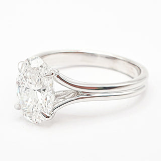 Oval Brilliant Split Band Solitaire Ring – Lab Grown Diamond – 14K/18K White Gold