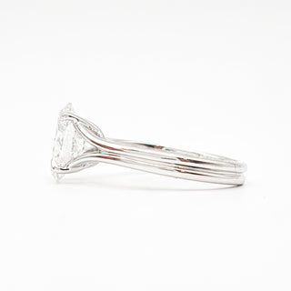 Oval Brilliant Split Band Solitaire Ring – Lab Grown Diamond – 14K/18K White Gold