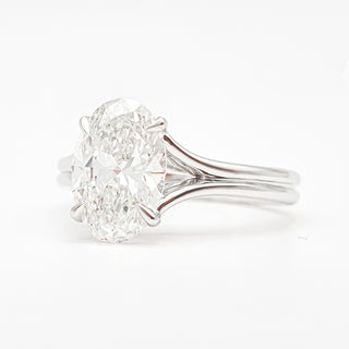 Oval Brilliant Split Band Solitaire Ring – Lab Grown Diamond – 14K/18K White Gold