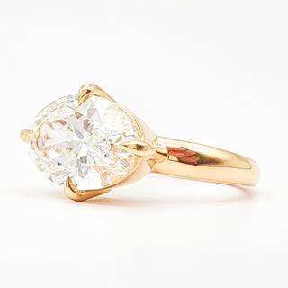 Oval Brilliant Solitaire Ring – Lab Grown Diamond – 14K/18K Yellow Gold