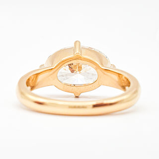 Oval Brilliant Solitaire Ring – Lab Grown Diamond – 14K/18K Yellow Gold