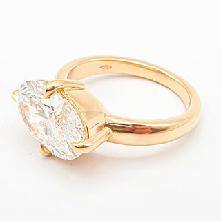 Oval Brilliant Solitaire Ring – Lab Grown Diamond – 14K/18K Yellow Gold