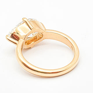 Oval Brilliant Solitaire Ring – Lab Grown Diamond – 14K/18K Yellow Gold