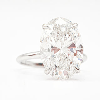 Oval Brilliant Solitaire Ring – Lab Grown Diamond – 14K/18K White Gold