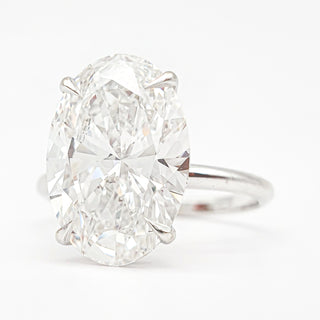 Oval Brilliant Solitaire Ring – Lab Grown Diamond – 14K/18K White Gold