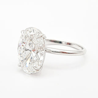 Oval Brilliant Solitaire Ring – Lab Grown Diamond – 14K/18K White Gold