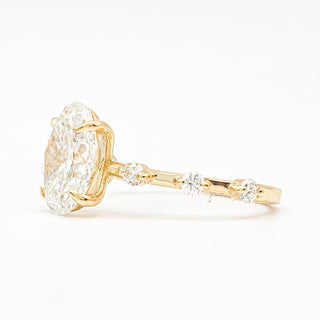 טבעת יהלום עגולה מבריקה 1.00-5.00 קראט – יהלום מעבדה – זהב צהוב 14 או 18 קראט - 18 אבני צד