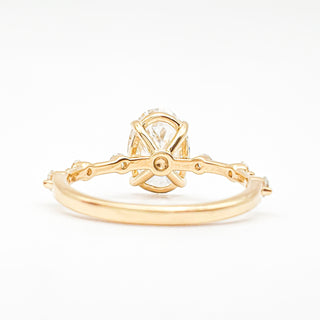 טבעת יהלום עגולה מבריקה 1.00-5.00 קראט – יהלום מעבדה – זהב צהוב 14 או 18 קראט - 18 אבני צד