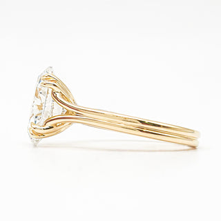 Oval Brilliant Split Band Solitaire Ring – Lab Grown Diamond – 14K/18K Yellow Gold - 1 Side Stone