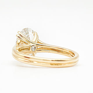 Oval Brilliant Split Band Solitaire Ring – Lab Grown Diamond – 14K/18K Yellow Gold - 1 Side Stone