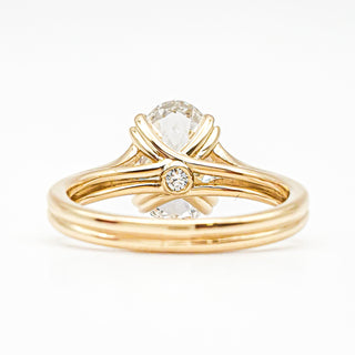Oval Brilliant Split Band Solitaire Ring – Lab Grown Diamond – 14K/18K Yellow Gold - 1 Side Stone