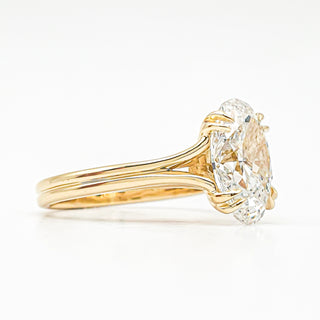 Oval Brilliant Split Band Solitaire Ring – Lab Grown Diamond – 14K/18K Yellow Gold - 1 Side Stone