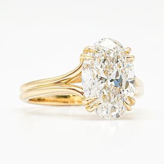 Oval Brilliant Split Band Solitaire Ring – Lab Grown Diamond – 14K/18K Yellow Gold - 1 Side Stone