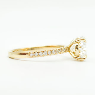 Oval Brilliant Pavé Ring – Lab Grown Diamond – 14K/18K Yellow Gold – 20 Side Stones