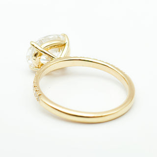 Oval Brilliant Pavé Ring – Lab Grown Diamond – 14K/18K Yellow Gold – 20 Side Stones