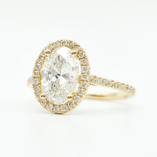 Oval Brilliant Pavé with Halo Ring  – Lab Grown Diamond – 14K/18K Yellow Gold – 44 Side Stones