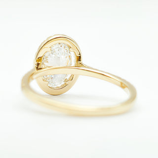 Oval Brilliant Pavé with Halo Ring  – Lab Grown Diamond – 14K/18K Yellow Gold – 44 Side Stones