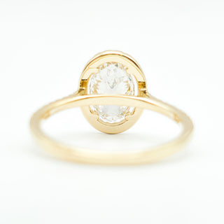 Oval Brilliant Pavé with Halo Ring  – Lab Grown Diamond – 14K/18K Yellow Gold – 44 Side Stones