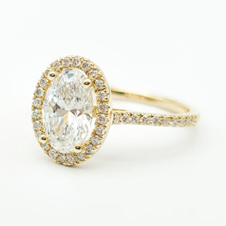Oval Brilliant Pavé with Halo Ring  – Lab Grown Diamond – 14K/18K Yellow Gold – 44 Side Stones