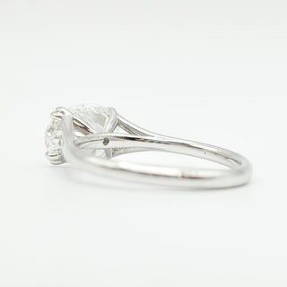 טבעת יהלום אובל סוליטר מבריקה 1.00-5.00 קראט – יהלום מעבדה – זהב לבן 14K/18K