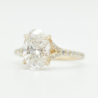 Oval Brilliant Split Pavé Ring – Lab Grown Diamond – 14K/18K Yellow Gold – 24 Side Stones