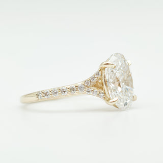 טבעת יהלום עגולה מבריקה 1.00-5.00 קראט – יהלום מעבדה – זהב צהוב 14 או 18 קראט - 18 אבני צד