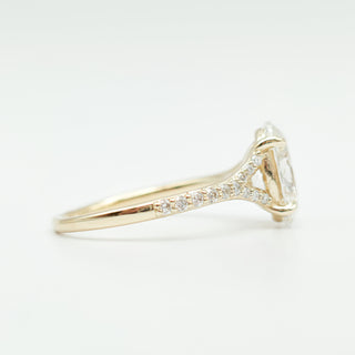 טבעת יהלום עגולה מבריקה 1.00-5.00 קראט – יהלום מעבדה – זהב צהוב 14 או 18 קראט - 18 אבני צד